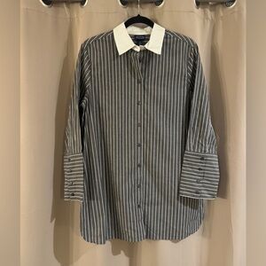 Women’s NWT Scoop Gray Long Button Up